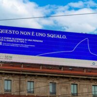 Diabete di Tipo 1: a Milano la campagna di sensibilizzazione “Curve Sconosciute” di AAGD Lombardia Onlus e Dentsu Italia Società Benefit